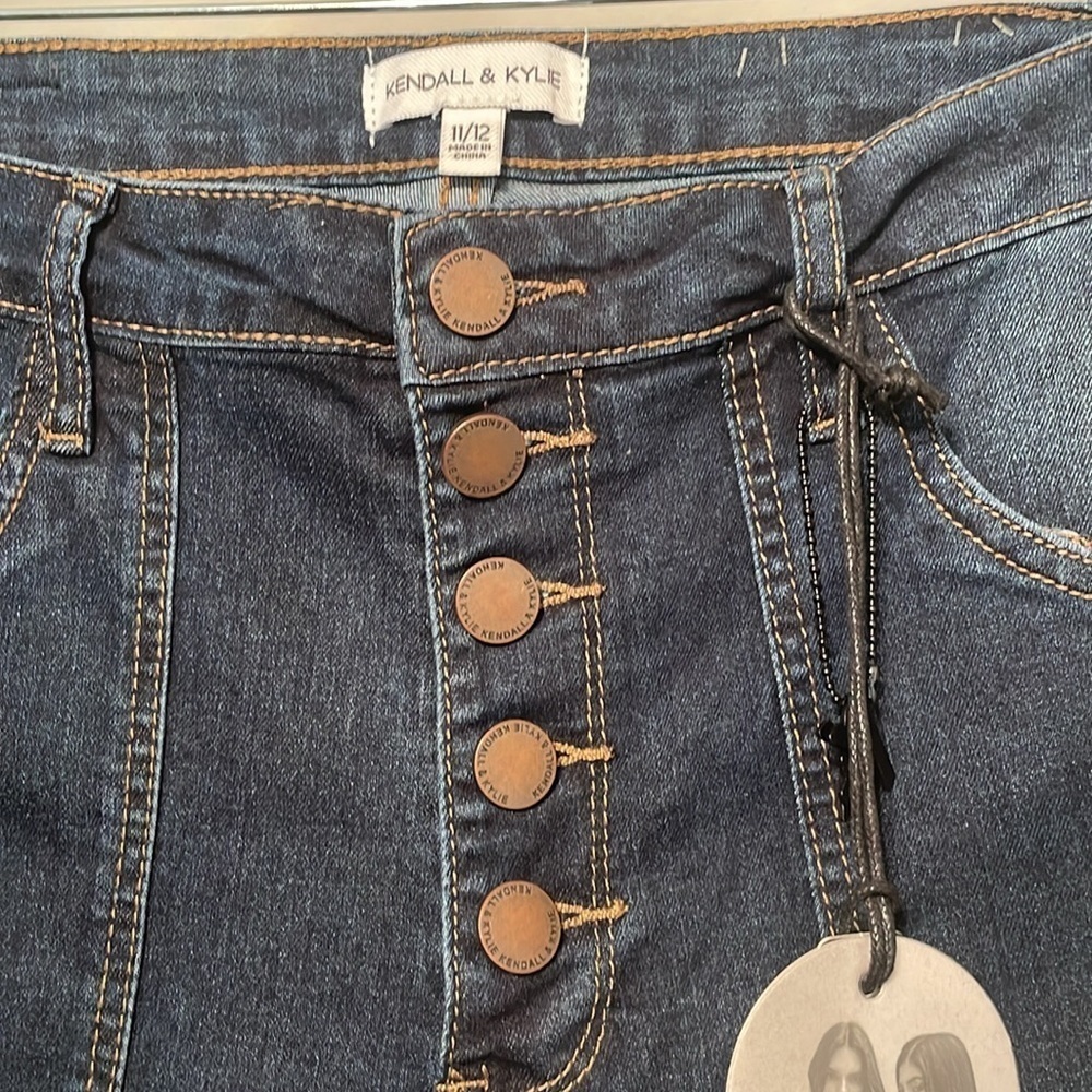 NWT KENDALL & KYLIE FLARE LEG JEAN 11/12 - Picture 2 of 8
